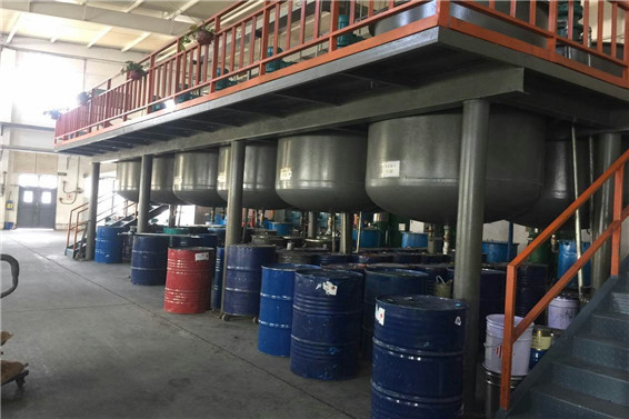 拜石設(shè)備車(chē)間